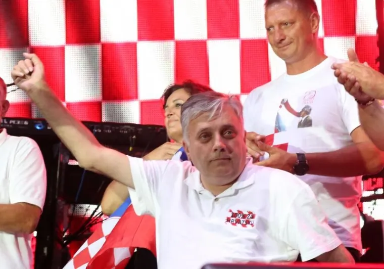 Koncert Marka Perkovića Thompsona povodom svečanog obilježavanja Dana pobjede i domovinske zahvalnosti, Dana hrvatskih branitelja te 20. obljetnice vojno-redarstvene akcije Oluja. Đuro Glogoški