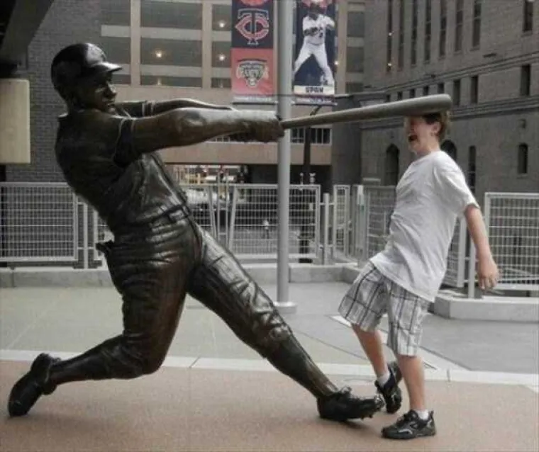 Tko kaže da kipovi nisu zabavni?