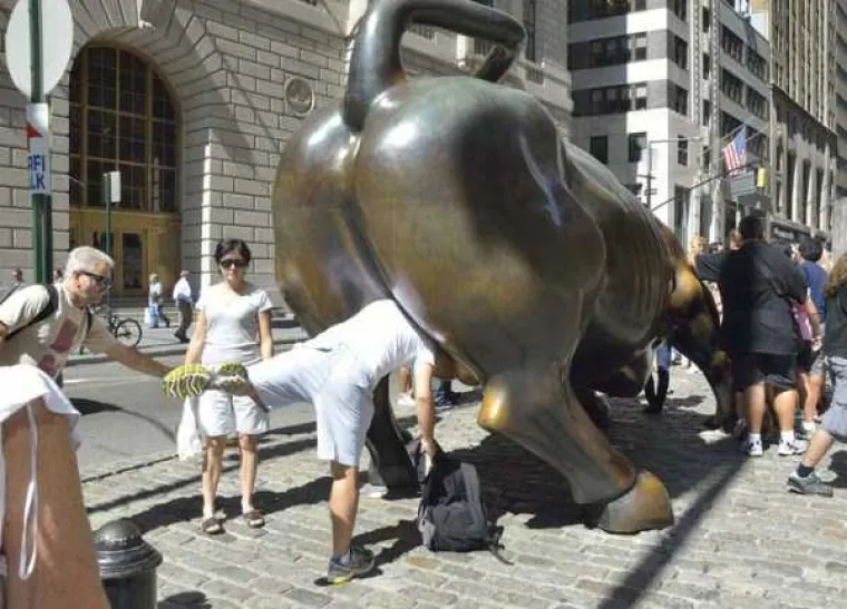 Tko kaže da kipovi nisu zabavni?