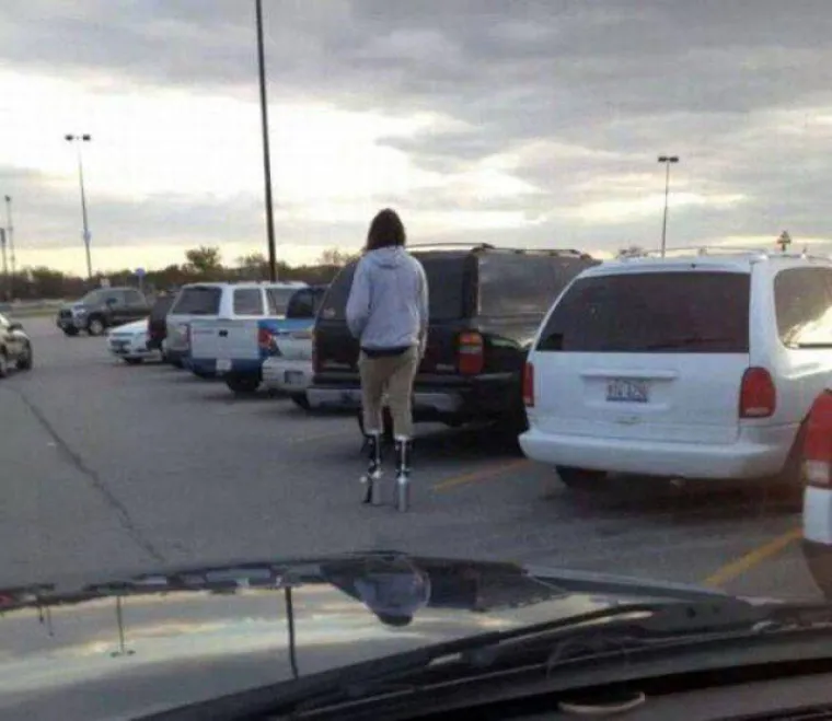 Je li u pitanju besparica, nemar ili ne&scaron;to treće? Za&scaron;to se ljudi ovako oblače?