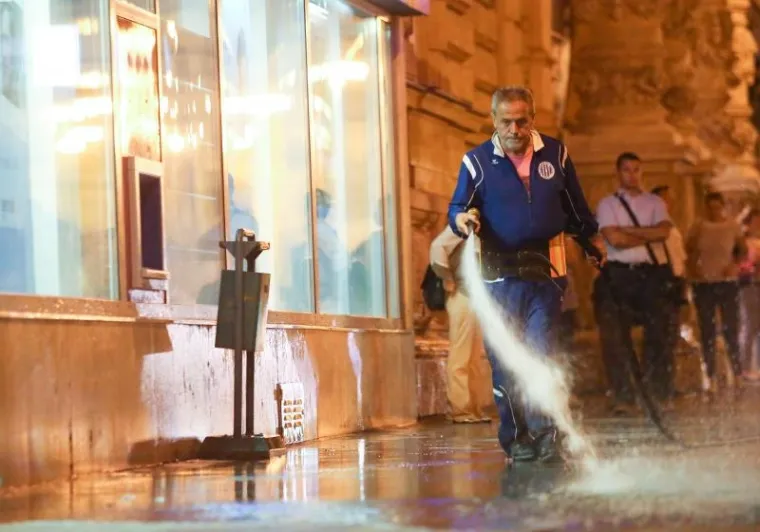 Milan Bandić čisti grad