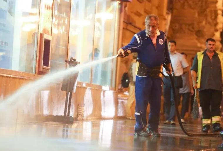 Milan Bandić čisti grad