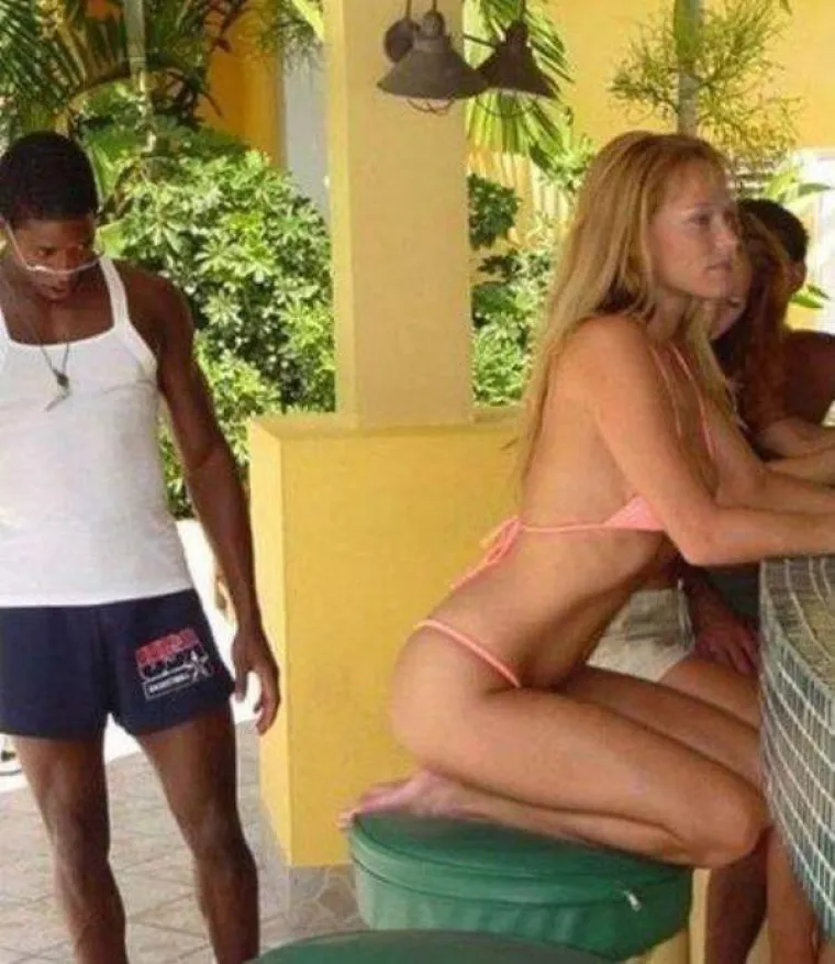 Neki mu&scaron;karci ba&scaron; vole buljiti u grudi i guze, a ovi su uhvaćeni na djelu