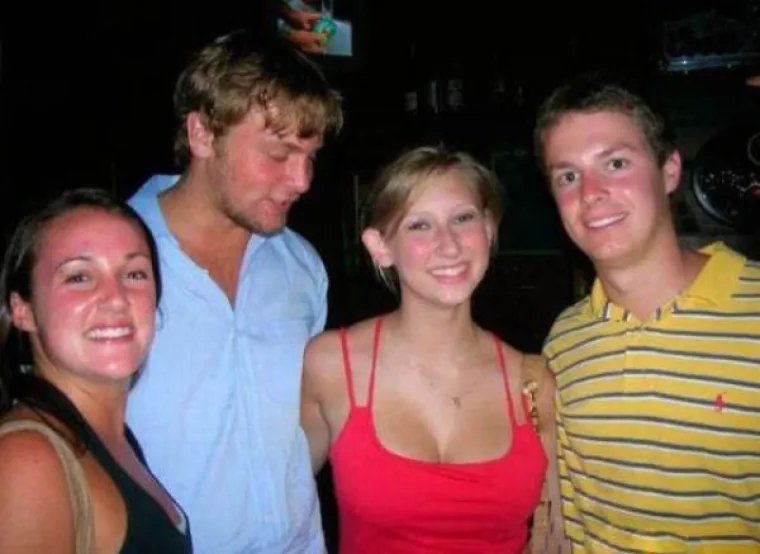 Neki mu&scaron;karci ba&scaron; vole buljiti u grudi i guze, a ovi su uhvaćeni na djelu