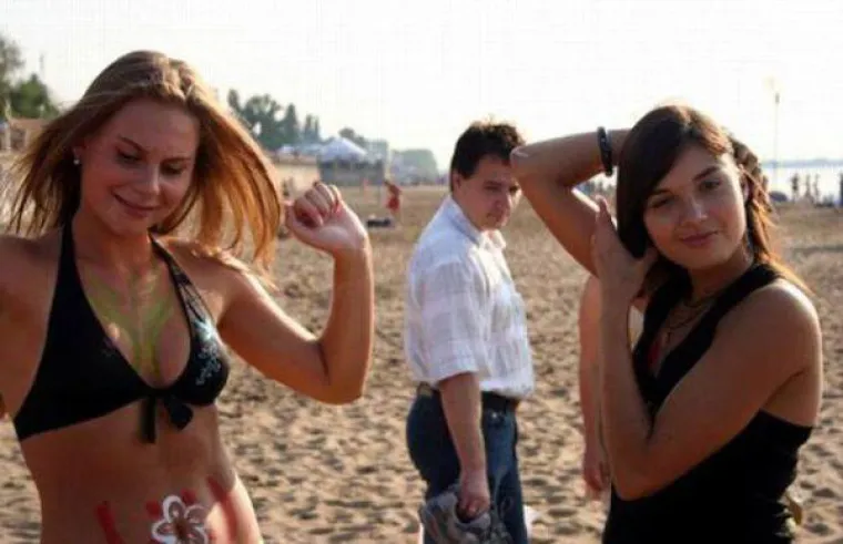 Neki mu&scaron;karci ba&scaron; vole buljiti u grudi i guze, a ovi su uhvaćeni na djelu