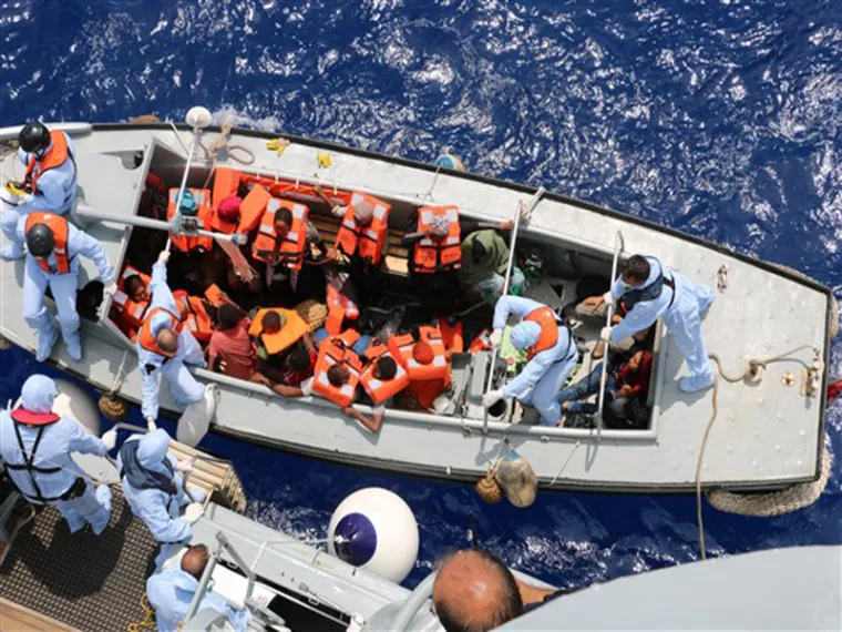 Smještanje migranata na sigurno plovilo