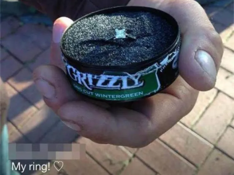 ČISTI NEUKUS: Pa tko normalan bi pristao na ovakve prosidbe?!