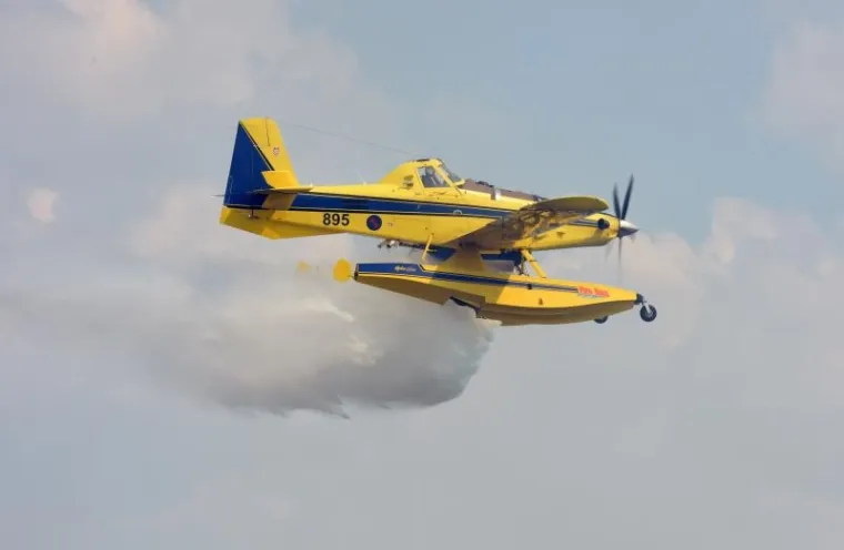 POŽAR U ZALEĐU VODICA: Vatra se opasno približila kućama