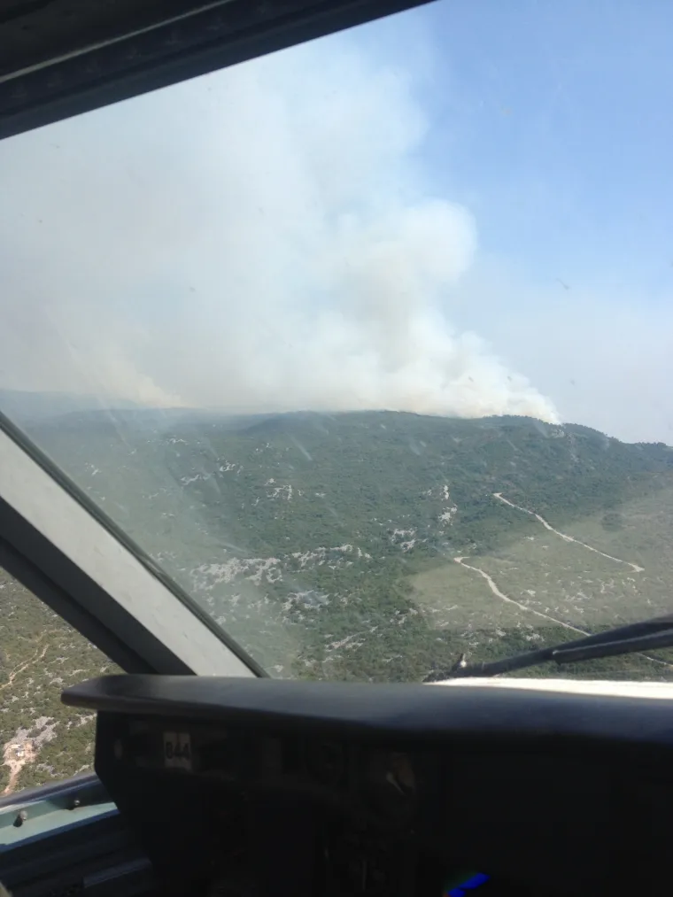 Svaki požar nosi neku svoju opasnost. Zbog toga je uvijek bitno s krajnjim oprezom pristupiti svakom požaru i svakom moru.