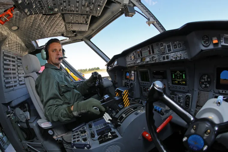 Bojnik Markač oborio je 2013. godine na Hvaru svjetski rekord u broju bačenih vodenih bombi tijekom jedne operacije ga&scaron;enja - za sedam sati bacio ih je 160!