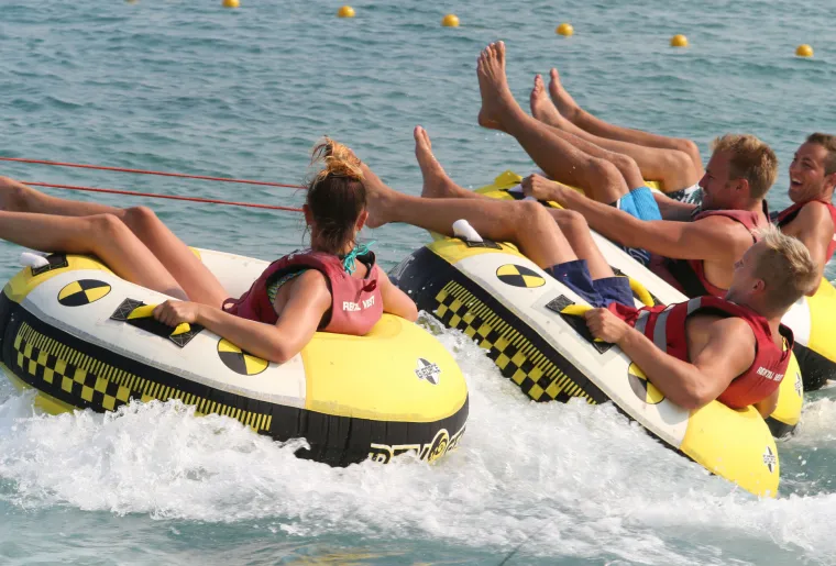 Kupači i kupačice uživaju na najpoznatijoj hrvatskoj plaži