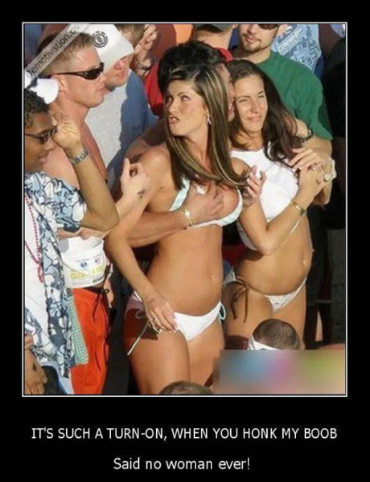 Obožavam kada mi potrubi grudima.