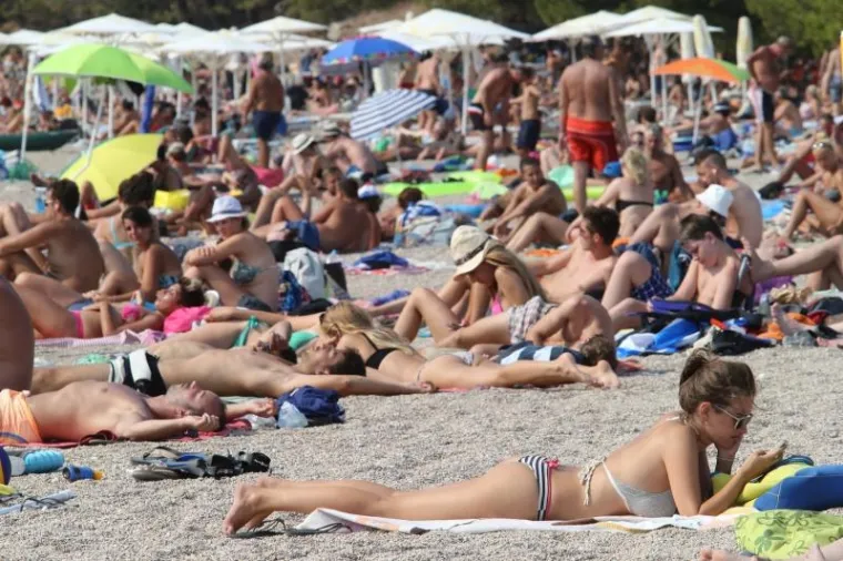 Bol na Braču je prepun.