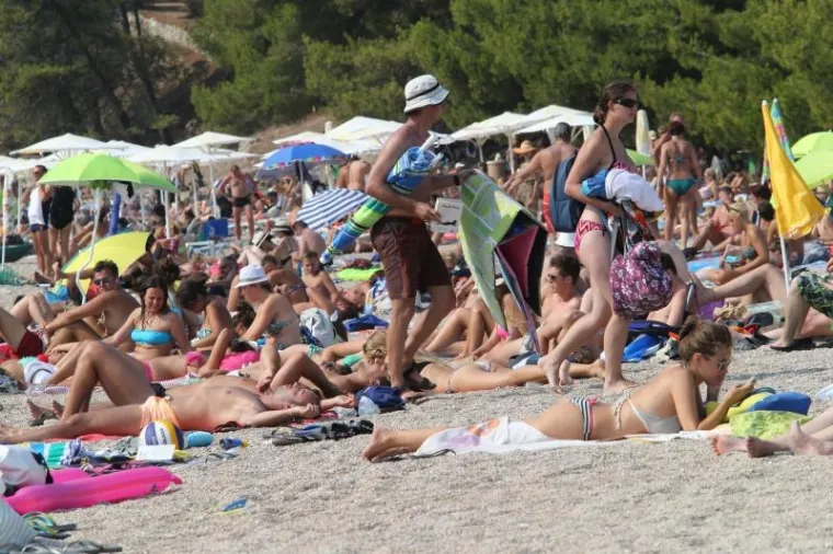 Bol na Braču je prepun.