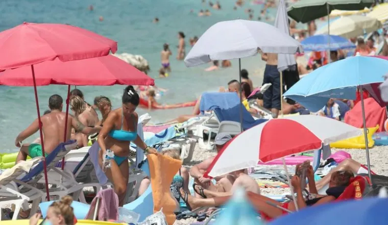 U Tučepima je ogromna gužva.