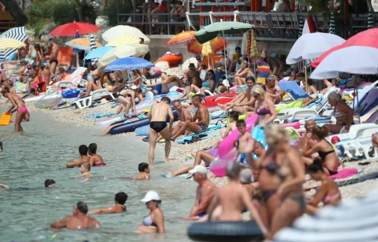 U Tučepima je ogromna gužva.