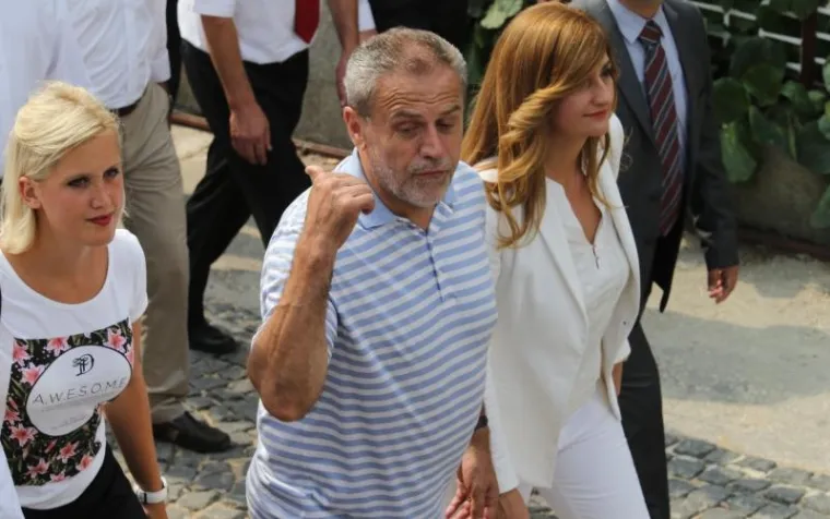 Među sudionicima procesije u Sinju viđeni su, među inima, i zagrebački gradonačelnik Milan Bandić