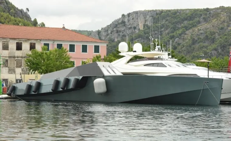 Duga je 36 metara i svojim izgledom plijeni pozornost turista.