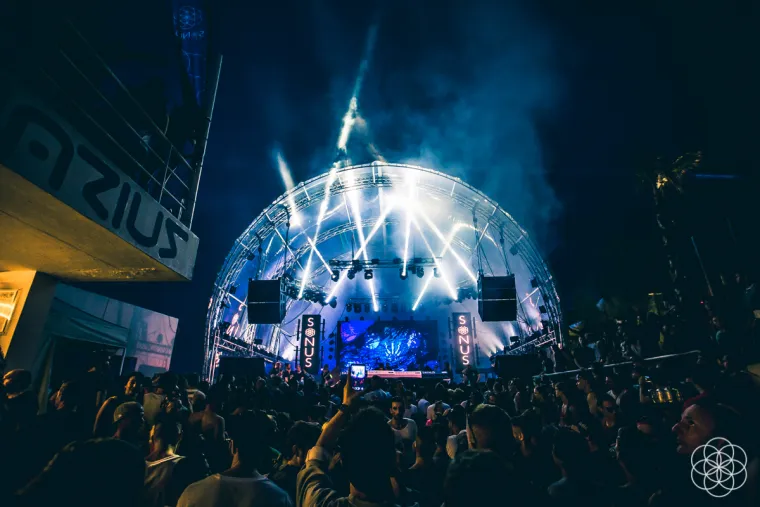 Kiša nije spriječila dolazak nekoliko desetaka tisuća ljudi na otvorenje trećeg Sonus festivala.