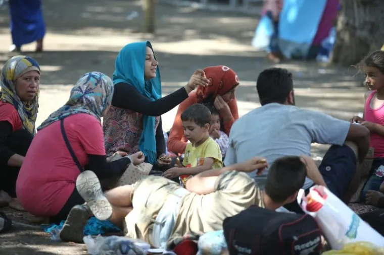 Imigranti iz ratovima poharanih Afganistana, Sirije, Iraka, Palestine..., preplavili su sredi&scaron;te Beograda. U parkovima pored autobusnog i željezničkog kolodvora dnevno boravi oko 1.000 imigranata do daljnjeg puta prema Mađarskoj.