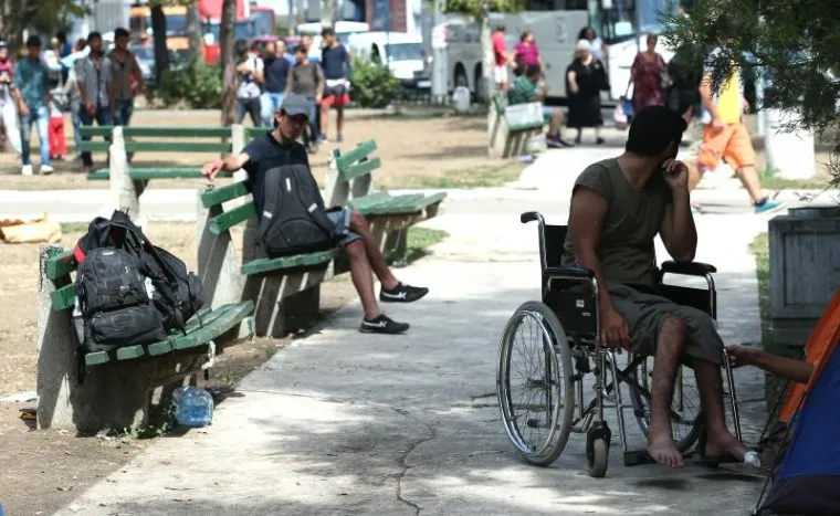 Imigranti iz ratovima poharanih Afganistana, Sirije, Iraka, Palestine..., preplavili su sredi&scaron;te Beograda. U parkovima pored autobusnog i željezničkog kolodvora dnevno boravi oko 1.000 imigranata do daljnjeg puta prema Mađarskoj.