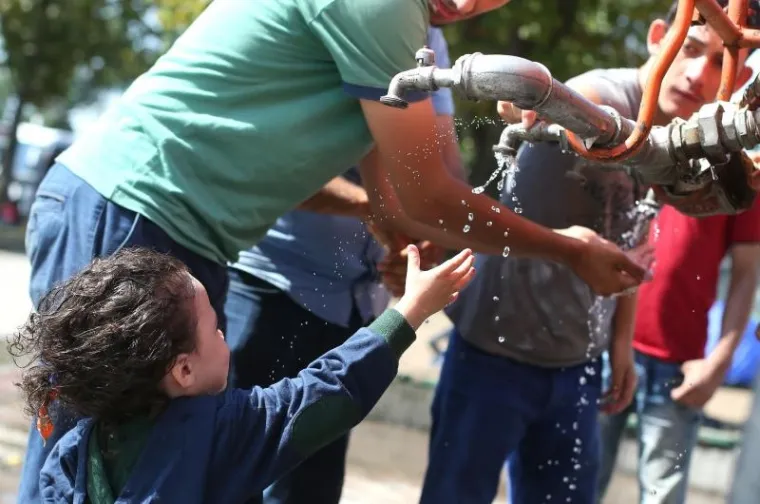 Imigranti iz ratovima poharanih Afganistana, Sirije, Iraka, Palestine..., preplavili su sredi&scaron;te Beograda. U parkovima pored autobusnog i željezničkog kolodvora dnevno boravi oko 1.000 imigranata do daljnjeg puta prema Mađarskoj.