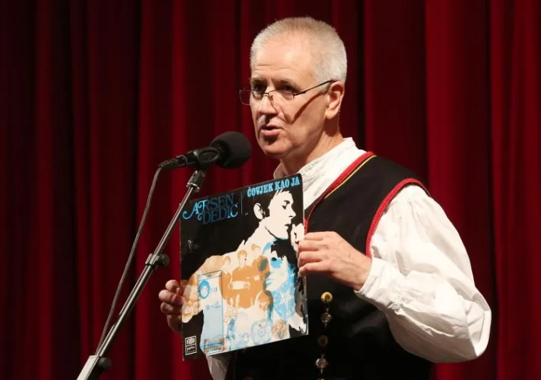 SUZAMA I PLJESKOM: &Scaron;ibenik se oprostio od Arsena Dedića