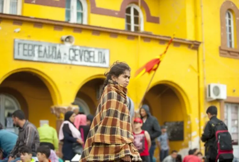 DRAMA NA PUTU U BOLJI ŽIVOT: Očajnici zarobljeni na ničijoj zemlji