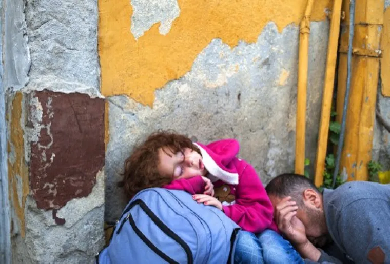 DRAMA NA PUTU U BOLJI ŽIVOT: Očajnici zarobljeni na ničijoj zemlji