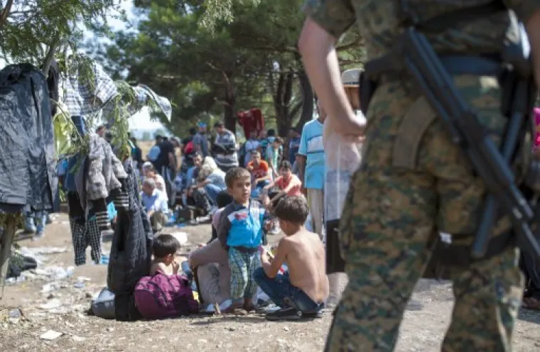 Procjenjuje se da u ovom trenutku na ničijoj zemlji ima oko 4000 migranata koji žive na otvorenom.