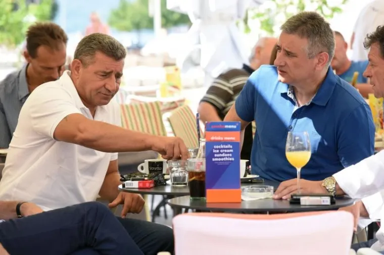 KAVA NA FORUMU: Gotovina se družio s Karamarkom i Kalmetom