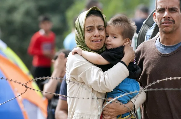 DRAMA U MAKEDONIJI: Potresne fotografije očajnih ljudi