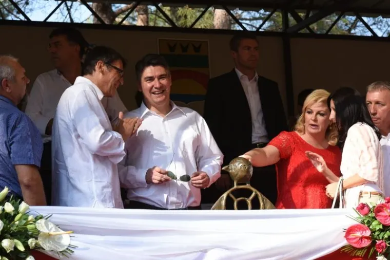 U Barbanu je održana 40. viteška igra Trka na prstenac na kojoj su prisustvovali presjednica Kolinda Grabar Kitarović i premijer Zoran Milanović. U trci je sudjelovalo 17 jahača, a ovogodišnji slavodobitnik je Nandi Radola kojem je predsjednica uručila prelazni štit.