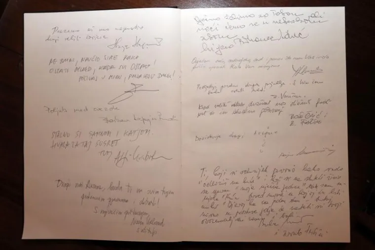 U Hrvatskom glazbenom zavodu u Gundulićevoj ulici održana je komemoracija za Arsena Dedića.