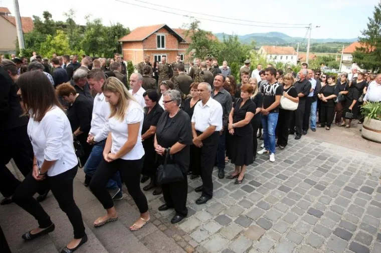 U Kra&scaron;iću pokopana mlada kadetkinja Martina Ćuk