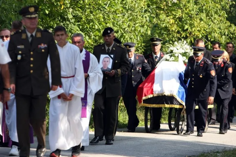 Kadetkinja Hrvatskog vojnog učili&scaron;ta "Petar Zrinski" poginula je pro&scaron;log vikenda u krugu učili&scaron;ta.
