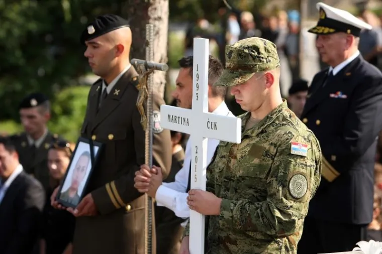 U Kra&scaron;iću je održan sprovod Martine Ćuk.
