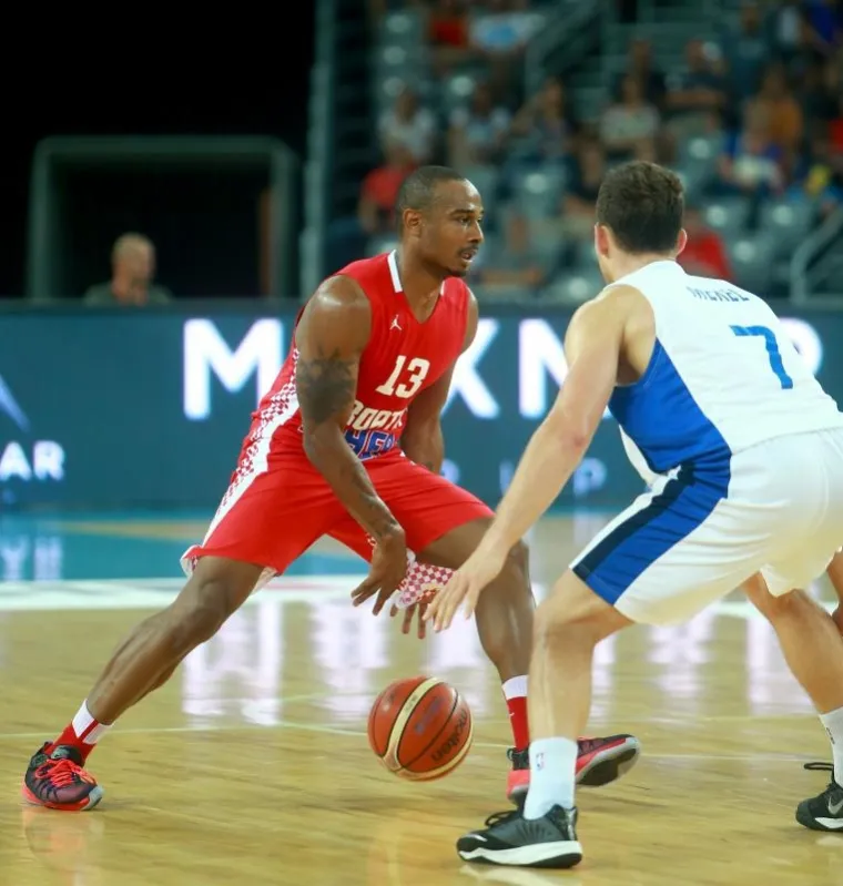 Hrvatska košarkaška reprezentacija u posljednjoj je pripremnoj utakmici za Eurobasket svladala Izrael s 86:76. Perasovićevi su izabranici okončali pripreme bez poraza, odnosno s devet pobjeda u nizu.