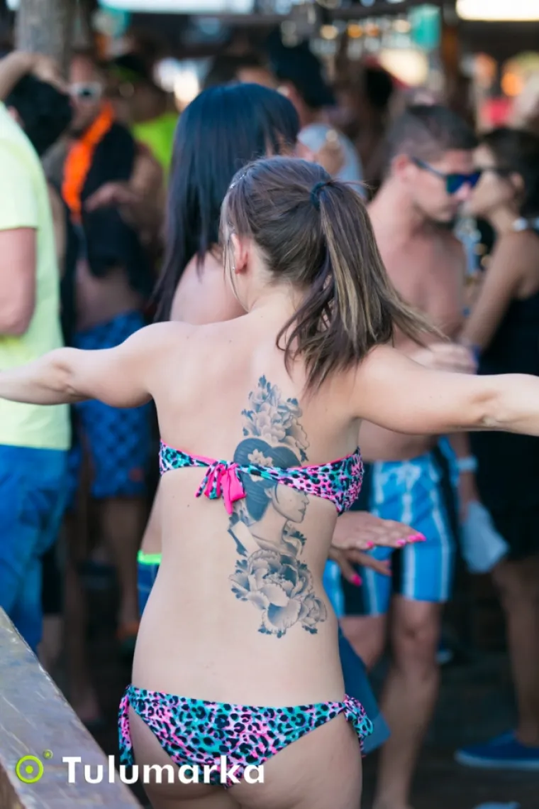 NAJSEKSI OPRO&Scaron;TAJ OD SEZONE: Komadi sa Zrća pozdravili ljeto u velikom stilu