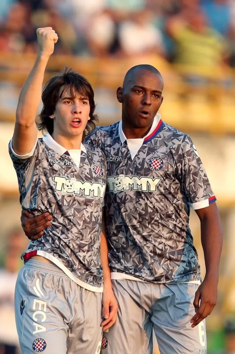 DOBRA PREDSTAVA SPLIĆANA: Hajdukovci se vraćaju kući 'pjevajući'