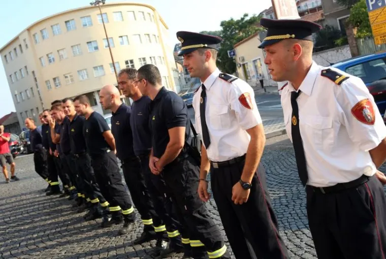 U &Scaron;ibeniku položeni vijenci za poginule vatrogasce