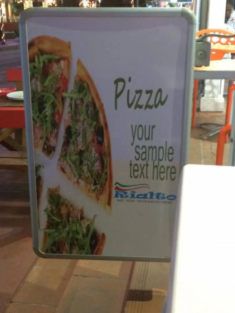 Toliko su beskorisni i očajni u svojem poslu da bi se mogli početi baviti politikom!