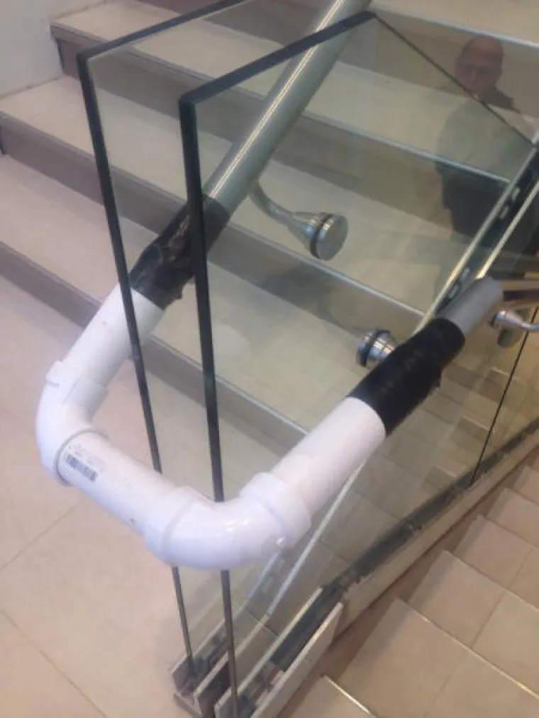 Toliko su beskorisni i očajni u svojem poslu da bi se mogli početi baviti politikom!