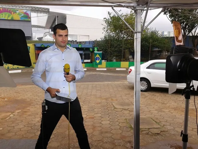 Voditelj sporta Nino &Scaron;tambuk u Brazilu za vijeme SP-a u nogometu