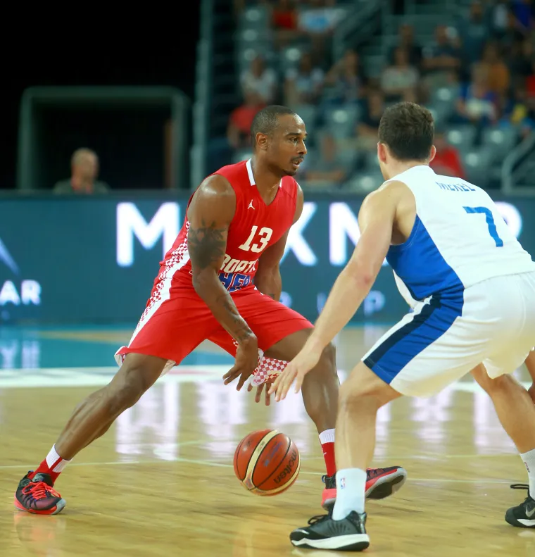 13	Dontaye Draper	B	1.80	      10.08.1984.	Baltimore (SAD)	Lokomotiv Kuban