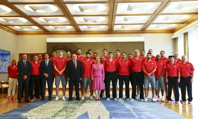 Predsjednica Grabar-Kitarović uoči EuroBasketa primila hrvatske ko&scaron;arka&scaron;e