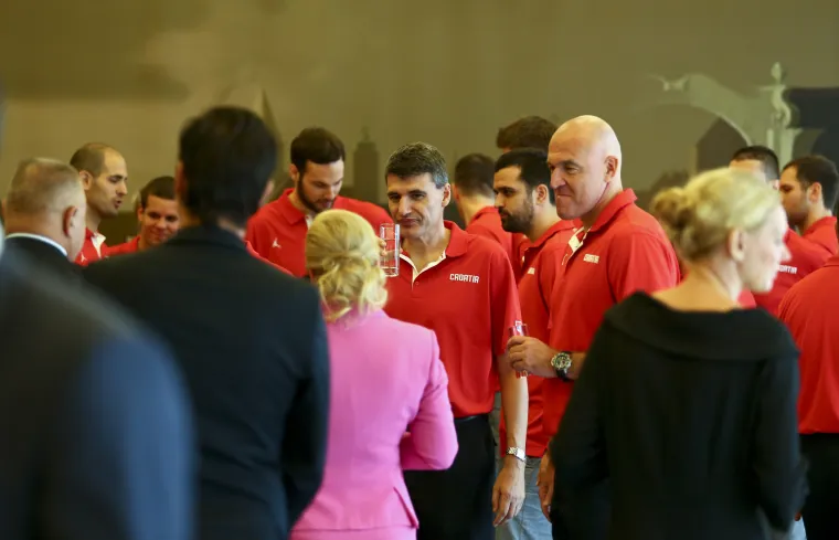 Predsjednica Grabar-Kitarović uoči EuroBasketa primila hrvatske ko&scaron;arka&scaron;e