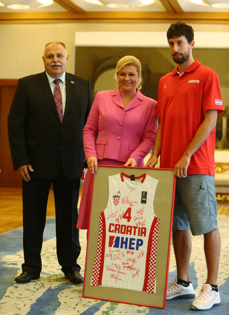Predsjednica Grabar-Kitarović uoči EuroBasketa primila hrvatske ko&scaron;arka&scaron;e