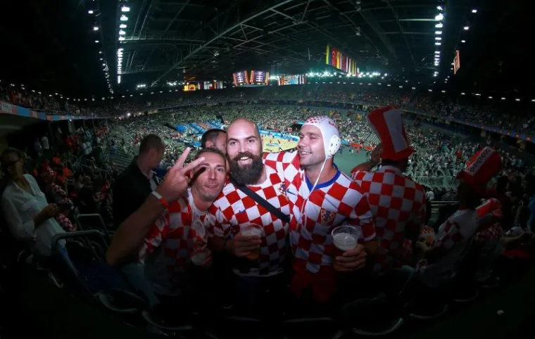 HRVATSKA - SLOVENIJA: Navijačka borba za Zagreb