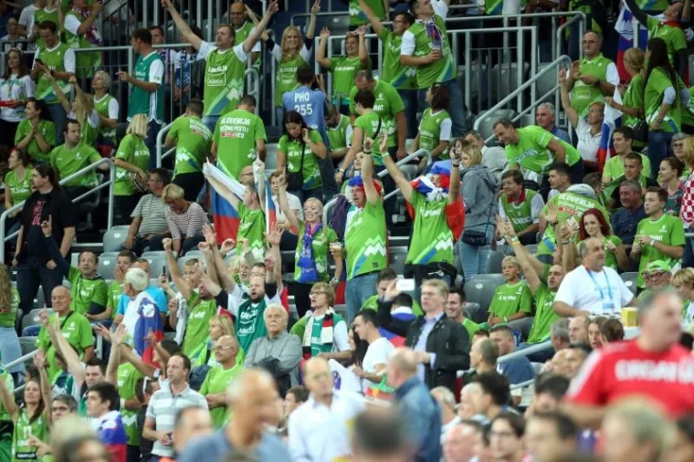 HRVATSKA - SLOVENIJA: Navijačka borba za Zagreb